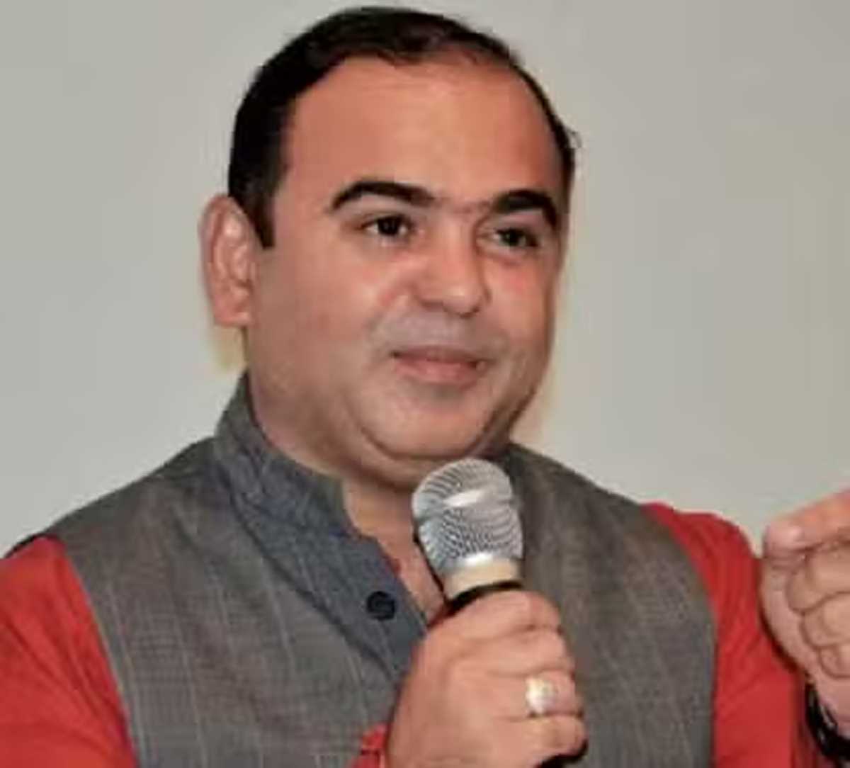 पीएम मोदी वैश्विक नेता हैं, सब उनकी बात सुनते हैं : जयकुमार रावल